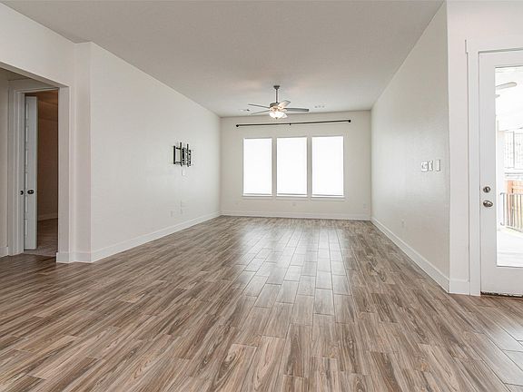 2nd image of 308 Saturnia Dr