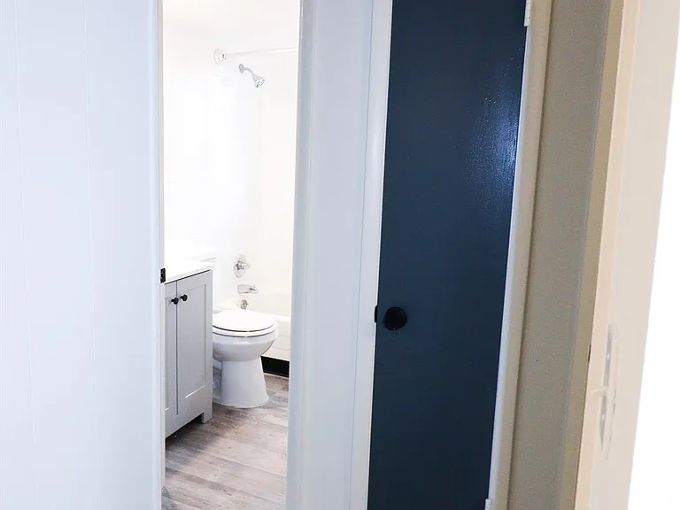 2323 Beechmont Avenue — Photo 6