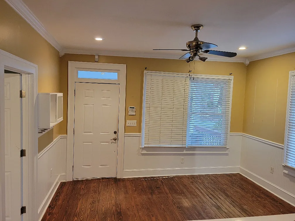 2 bed, 984 sqft, $2,100 — Photo 2