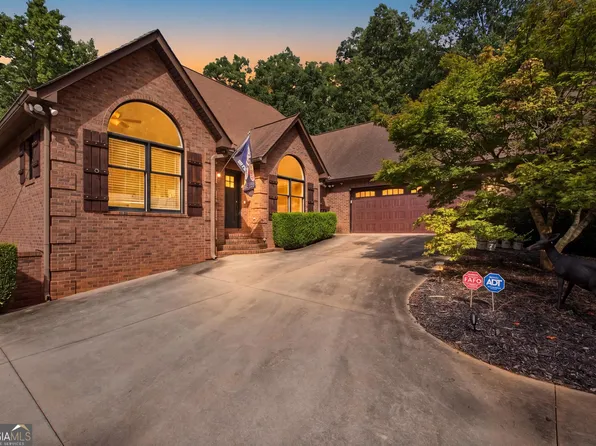 248 Tanglewood Dr S, Royston, GA 30662