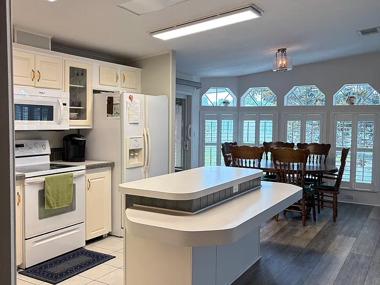 kitchen/dining