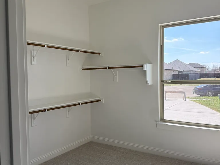 1832 Noble Ct — Photo 17