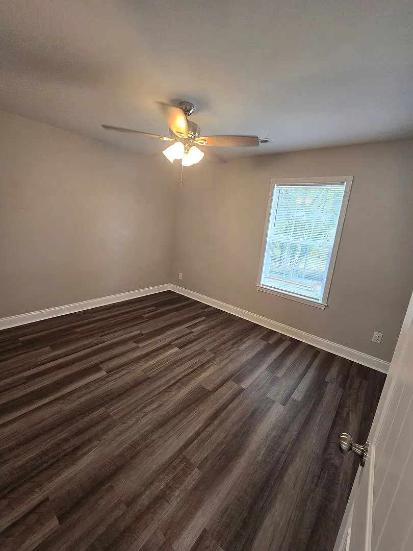 211 Liberty Drive Apts A And B — Photo 2