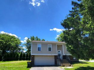 682 Oswego Dr, Carol Stream, IL 60188