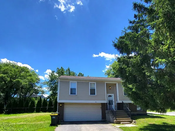 682 Oswego Dr, Carol Stream, IL 60188