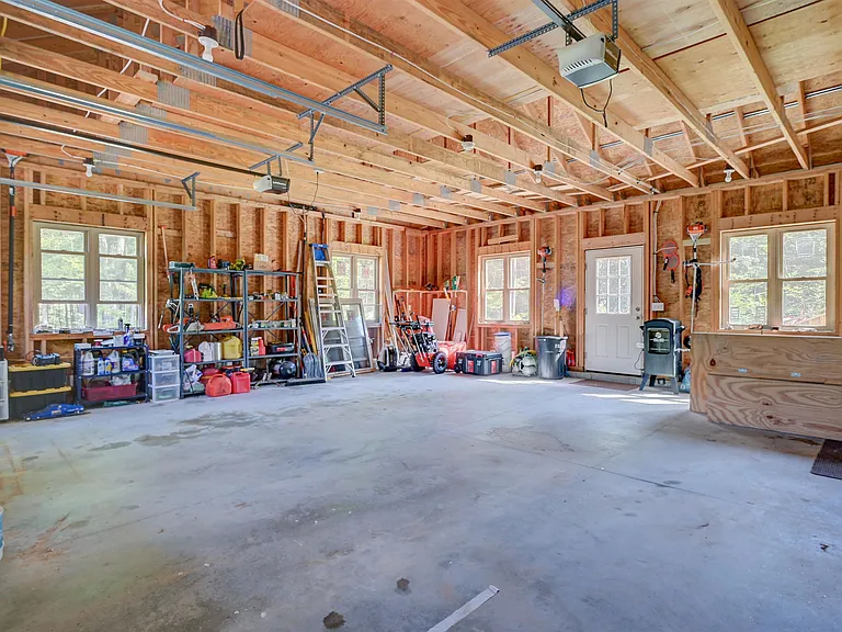 419 Winter Rd — Photo 23