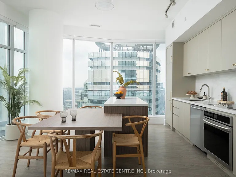 10 York St #6210 — Photo 11