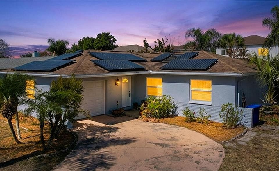 1st image of 1704 Hibiscus Cir N