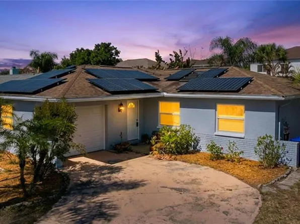 1704 Hibiscus Cir N, Oldsmar, FL 34677