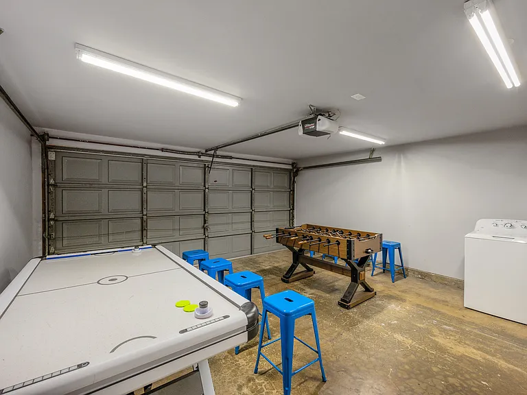 9582 Parade St — Photo 16