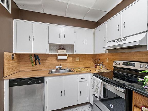 3rd image of 2700 S University Dr APT 1C