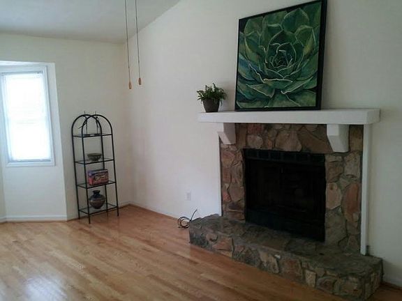 5th image of 4982 Station Cir