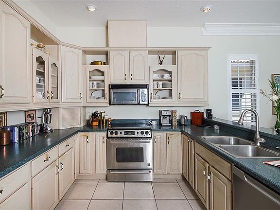 5th image of 3727 Cadbury Cir #8