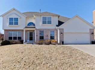 7715 Winston Dr NE, Cedar Rapids, IA 52402