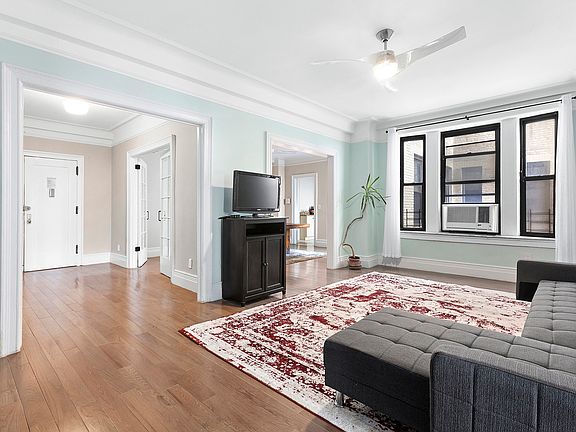 3rd image of 409 Edgecombe Ave #9B