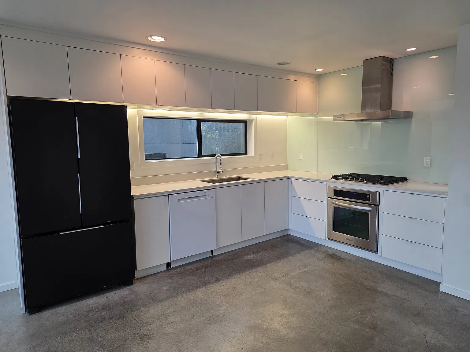 3 bed, 1713 sqft, $4,800 — Photo 4
