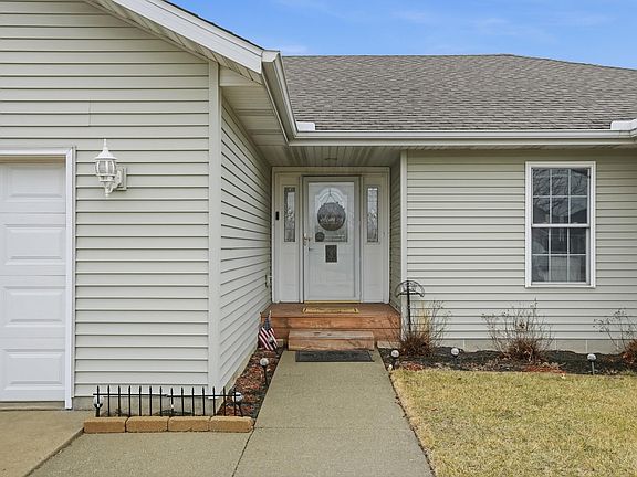 3rd image of 11847 Salyer Dr