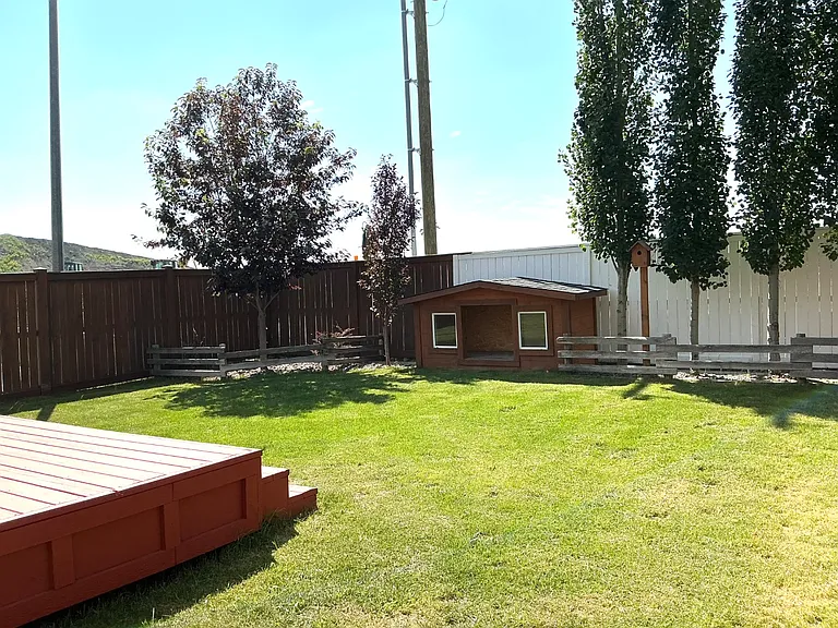 338 River Heights Cres — Photo 22