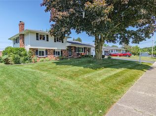 164 Queens Ln, Rochester, NY 14617