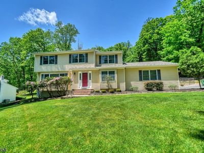 44 Nestlingwood Drive, Long Valley, NJ, 07853