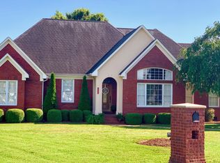 560 Cedar Ct, Lawrenceburg, TN 38464