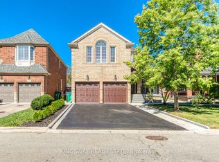 3133 Mission Hill Dr, Mississauga, ON L5M0B2