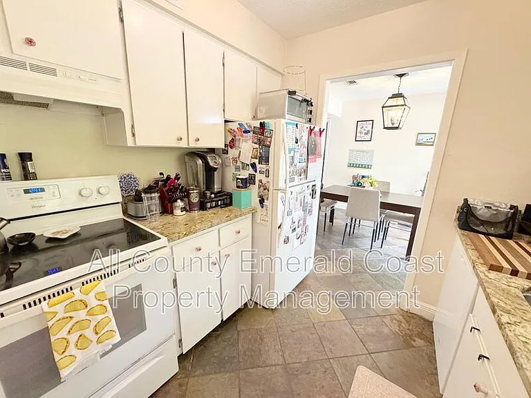 105 Country Club Dr — Photo 21