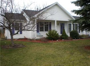 1239 Holland Dr, Farmington, NY 14425