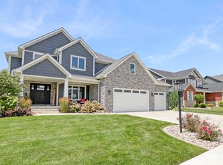 9748 Tall Grass Trail St, John, IN 46373