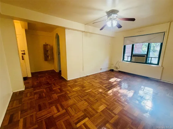 2049 McGraw Avenue #6H, Bronx, NY 10462
