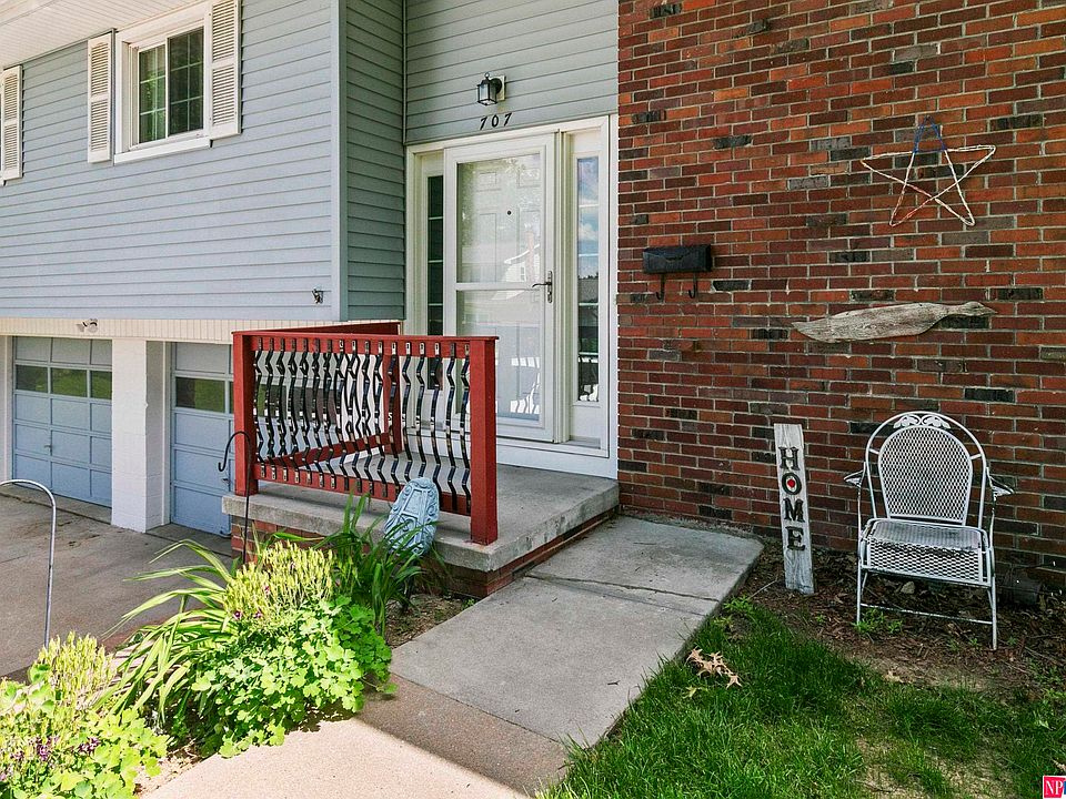 1st image of 707 Crest Dr