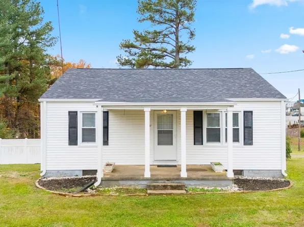807 Henry St, Gretna, VA 24557
