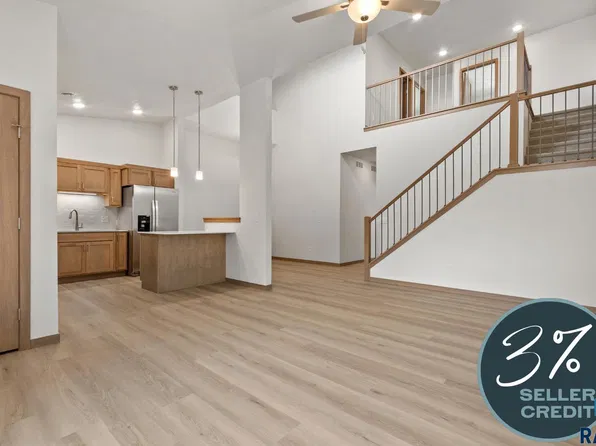 5702 E Marley Pl, Sioux Falls, SD 57108