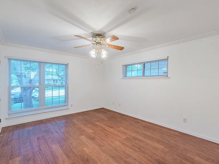 7021 Kingsbury Dr — Photo 14