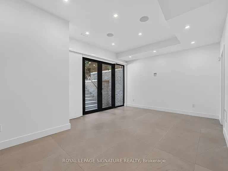 156 Snowdon Ave — Photo 37