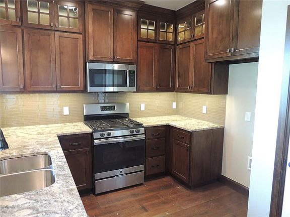 3rd image of 11610 NW 121st St