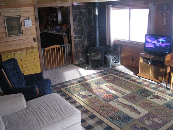 5th image of 313 8th Ave W