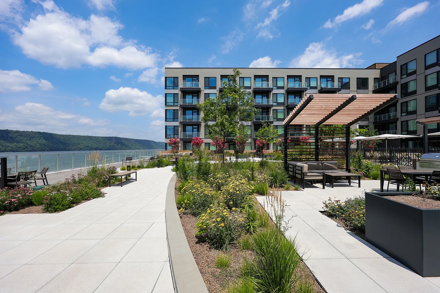 Hudson Piers — Photo 2