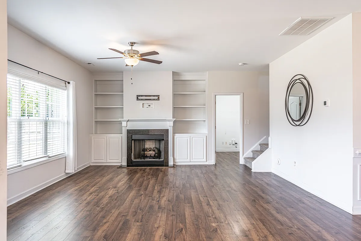 Building Photo - 1179 Yellowwood Dr