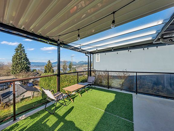 2nd image of 7247 Barnet Rd