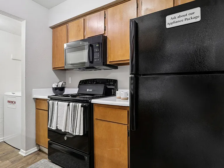 The Summit Apartments — Photo 4