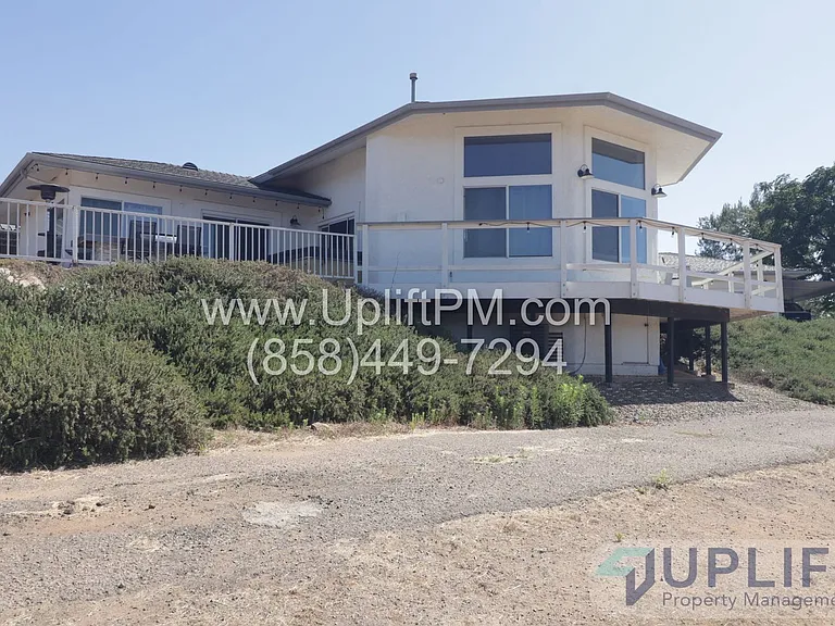 1425 Cedar St — Photo 19