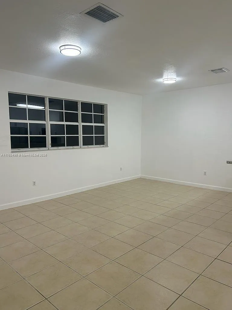 3 bed, 2.0 bath, 1550 sqft, $2,450 — Photo 4