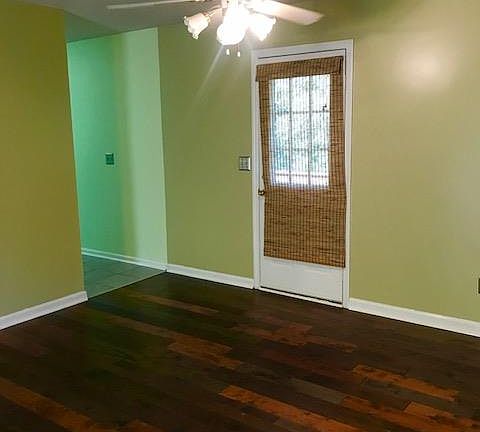 4th image of 105 Ash Ct