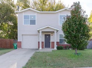 204 Billy Wickliffe Dr, Wilmer, TX 75172