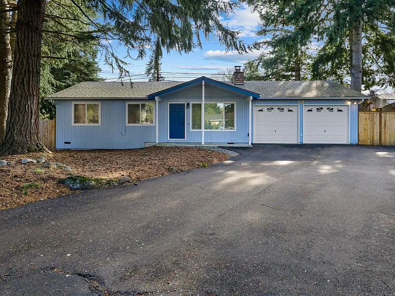 22 223rd St SW — Photo 3