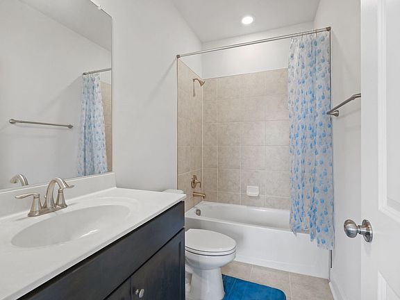 4th image of 143 Rubens Dr