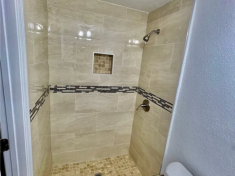 1409 Palm Way — Photo 25