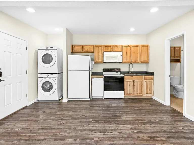 904 Philco Dr #B — Photo 13