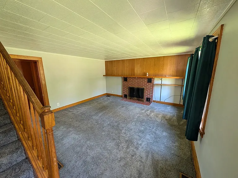 405 W Green St — Photo 6